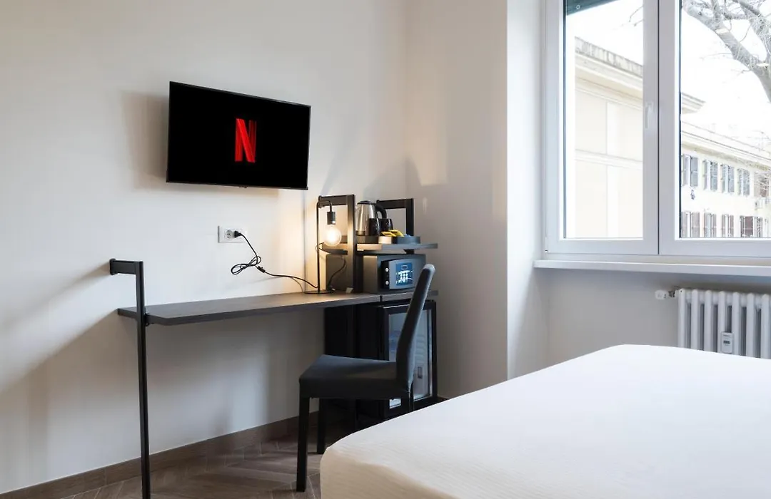 Savoia Rooms Roma-1